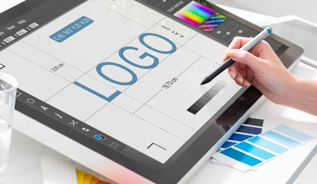 Creating Memorable Logos with Klloudi